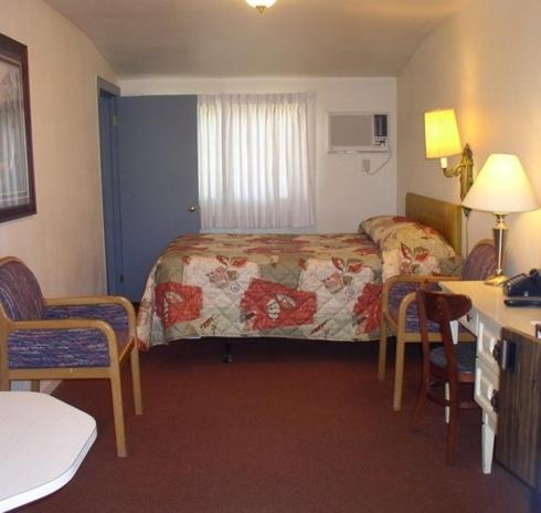 Queen Room interior